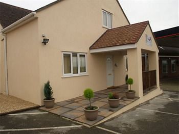Готель Hawk House West Camel Екстер'єр фото