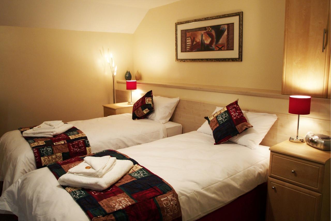 Готель Hawk House West Camel Екстер'єр фото