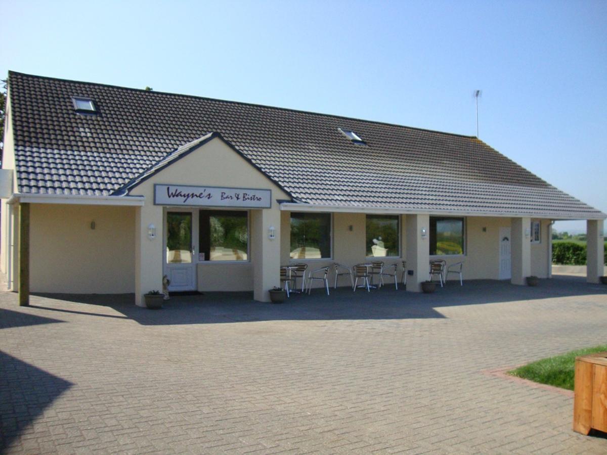 Готель Hawk House West Camel Екстер'єр фото